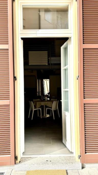 Duomo Modern Loft 100Mt From Duomo And Lake Como Bagian luar foto