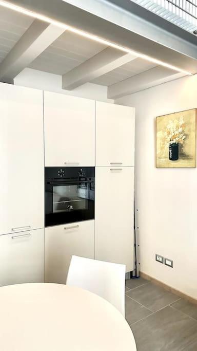 Duomo Modern Loft 100Mt From Duomo And Lake Como Bagian luar foto