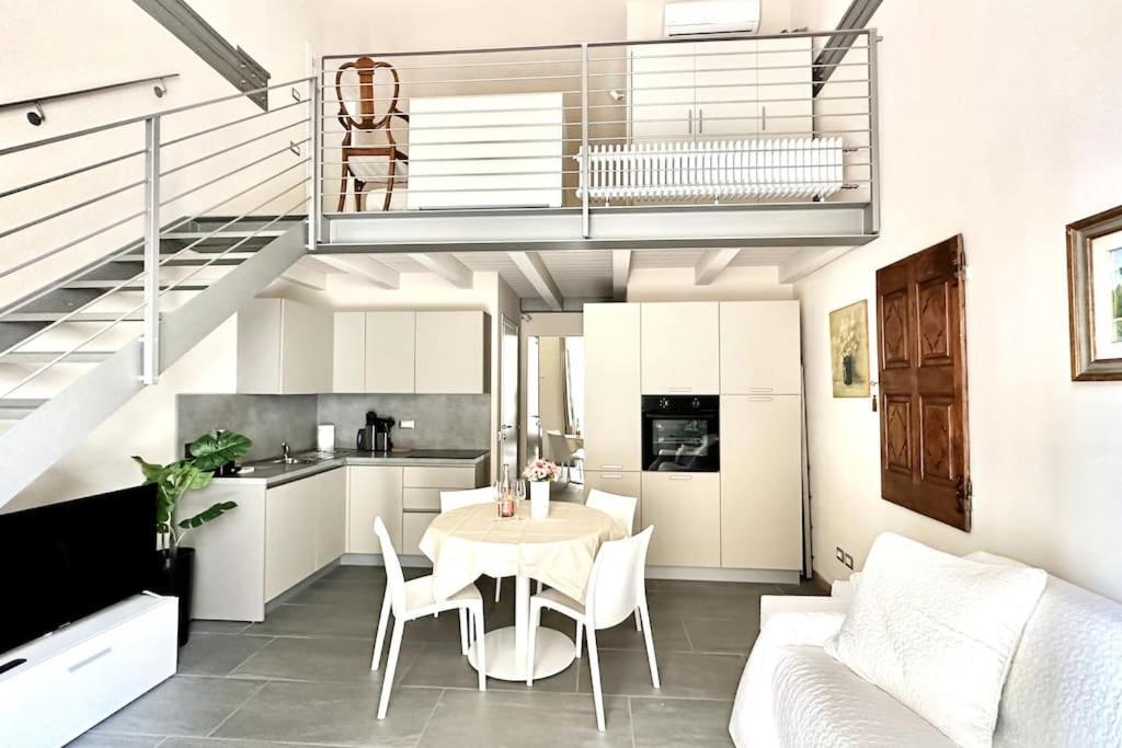 Duomo Modern Loft 100Mt From Duomo And Lake Como Bagian luar foto